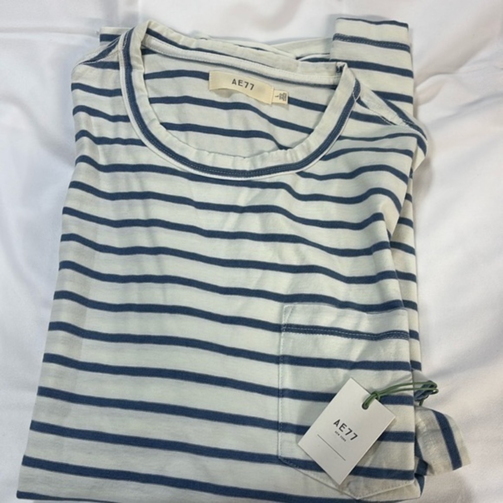 AE77 New York box blue and white striped pocket 100% cotton t shirt Large